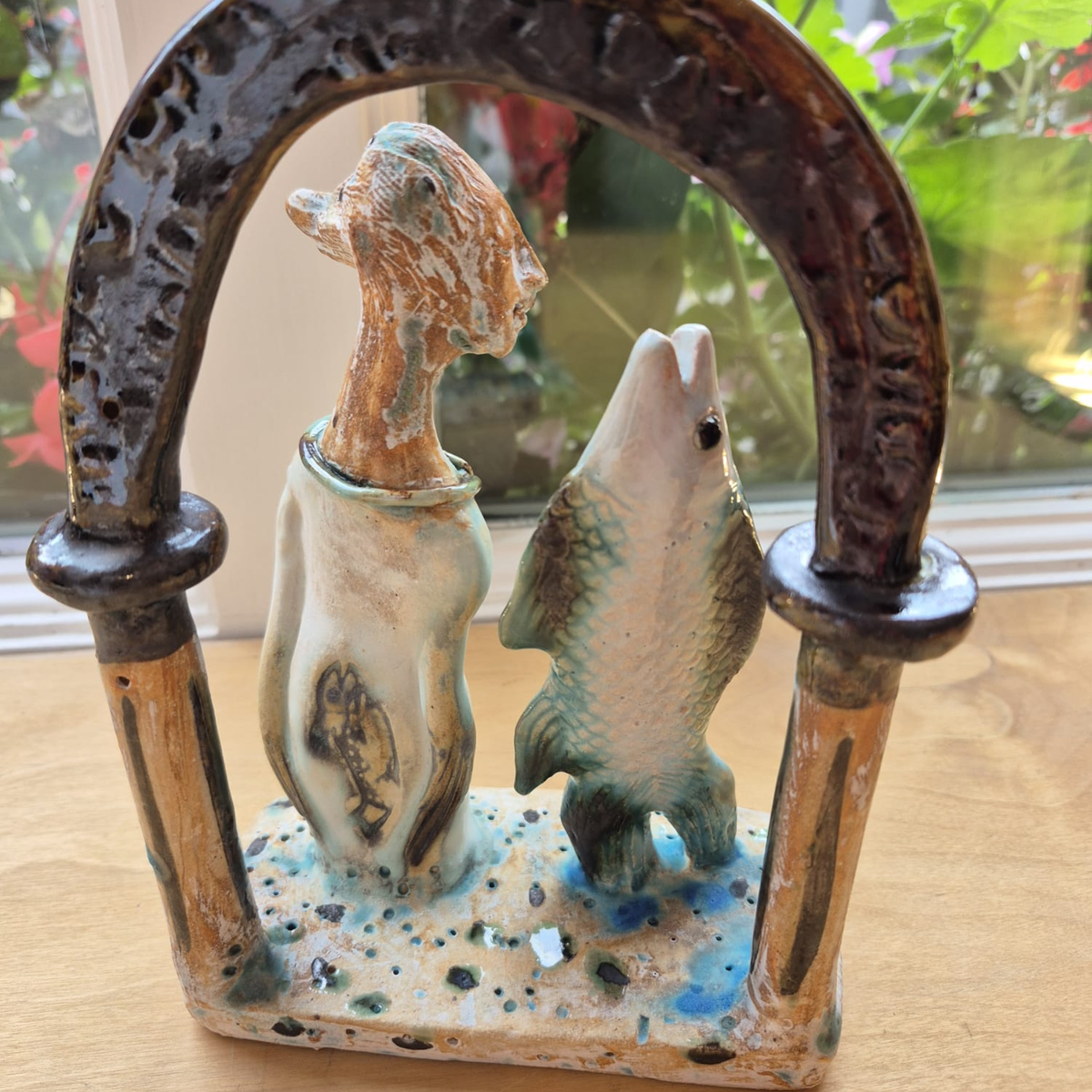 Shelagh Spear Fish and Fishwife under Arch SS240