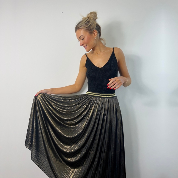 Pleated Metallic Maxi Skirt - Flying Tomato | New York & Company